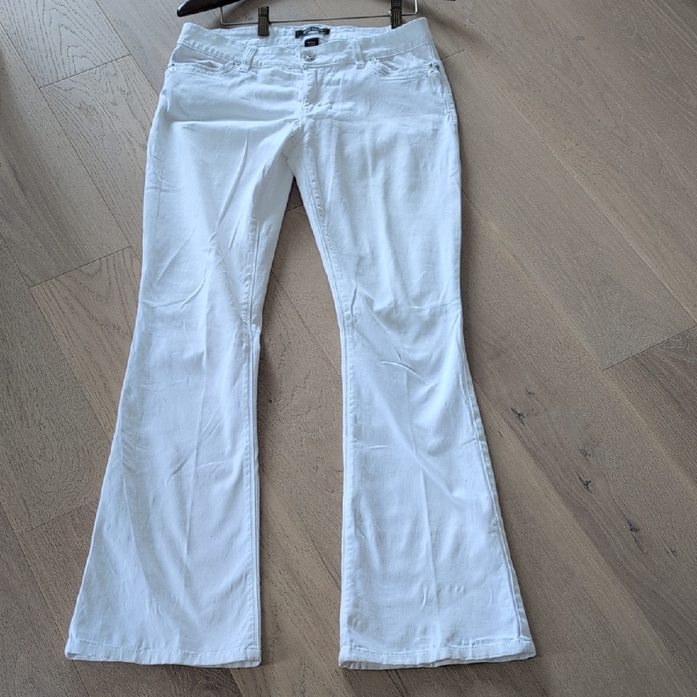 White House Black Market White Jeans with Decorative Button. Size 4R